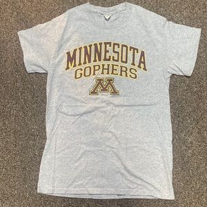 Men’s Minnesota Gophers t-shirt, size small